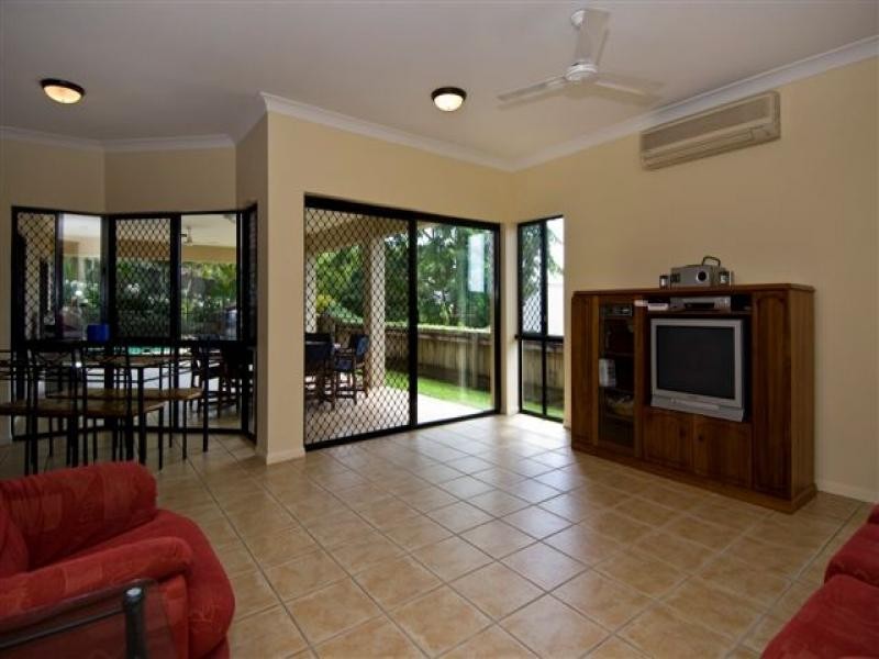 8 Maynard Close, Mount Sheridan QLD 4868