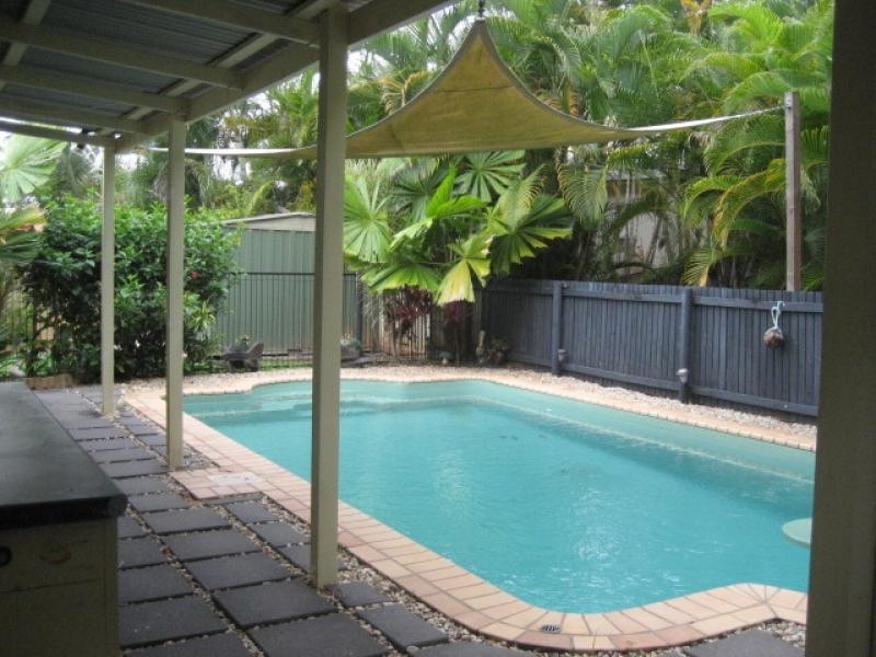 157 Currawong Street, Bayview Heights QLD 4868