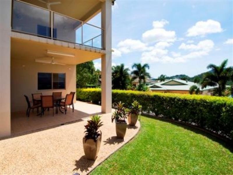 16 Hussar Close, Kanimbla QLD 4870