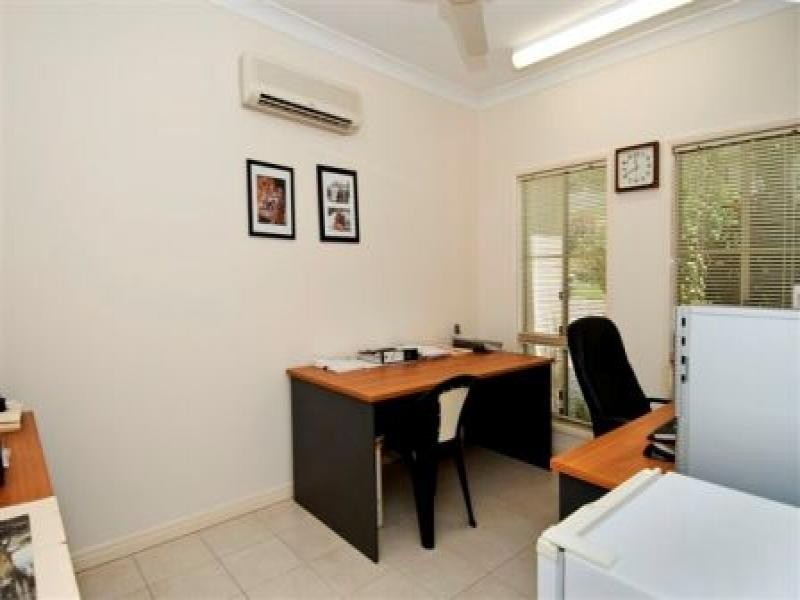 16 Hussar Close, Kanimbla QLD 4870