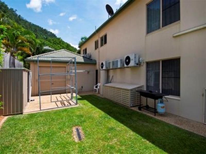 16 Hussar Close, Kanimbla QLD 4870