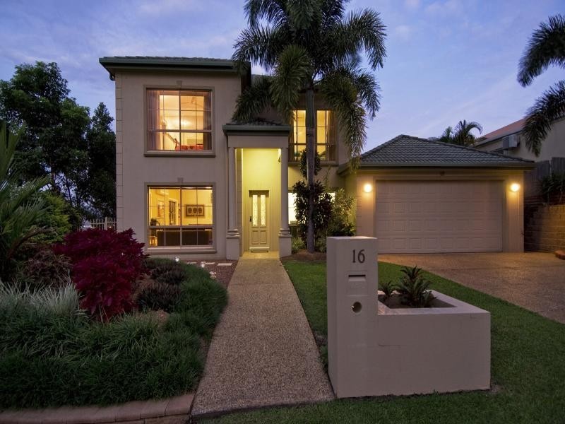 16 Hussar Close, Kanimbla QLD 4870