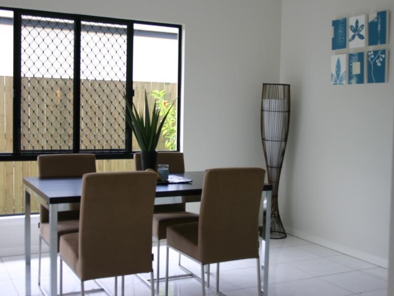 7 Govern Close, Redlynch QLD 4870