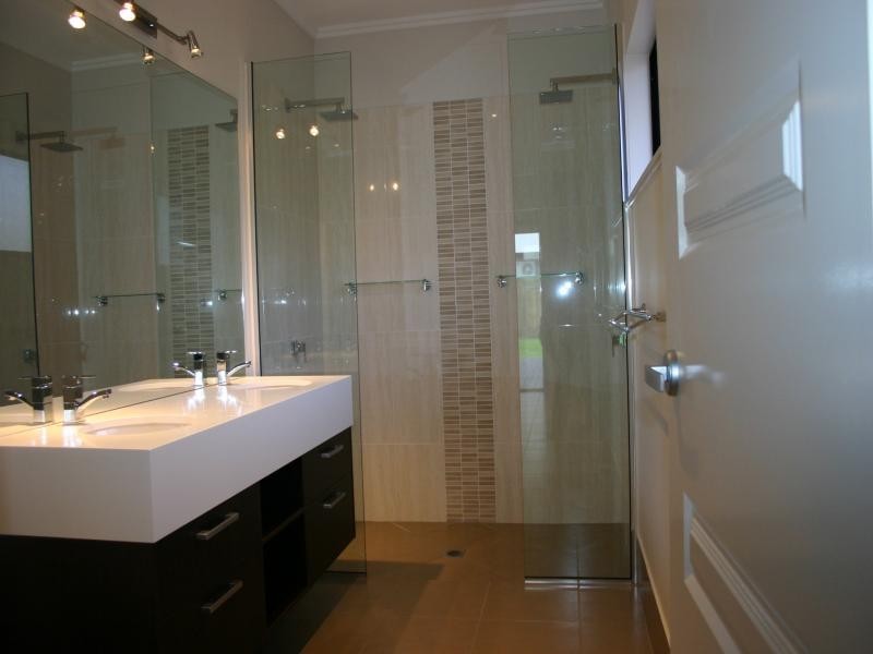 13 Huntley Crescent, Redlynch QLD 4870