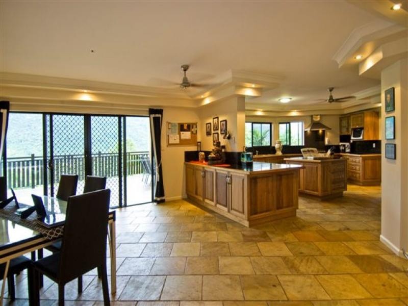 4 Lichen Close, Redlynch QLD 4870