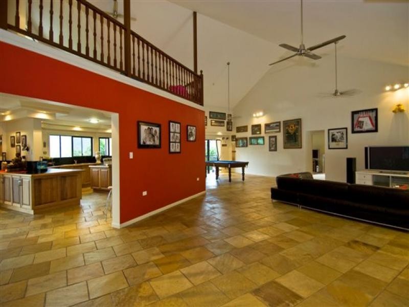 4 Lichen Close, Redlynch QLD 4870