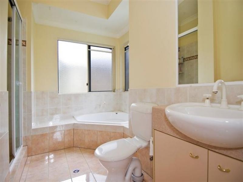 10 East Parkridge Drive, Whitfield QLD 4870