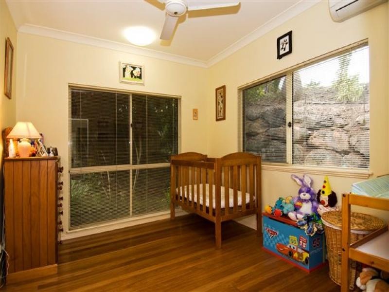 10 East Parkridge Drive, Whitfield QLD 4870