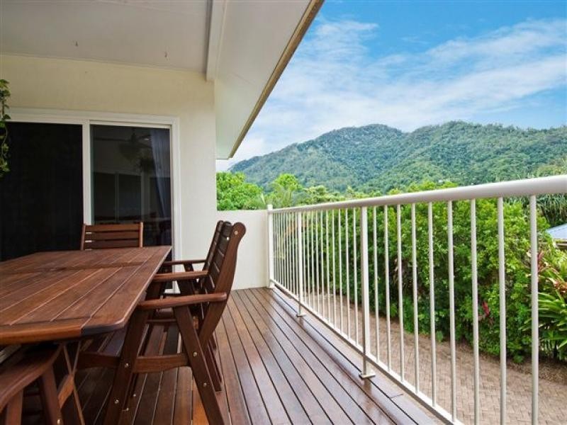 10 East Parkridge Drive, Whitfield QLD 4870