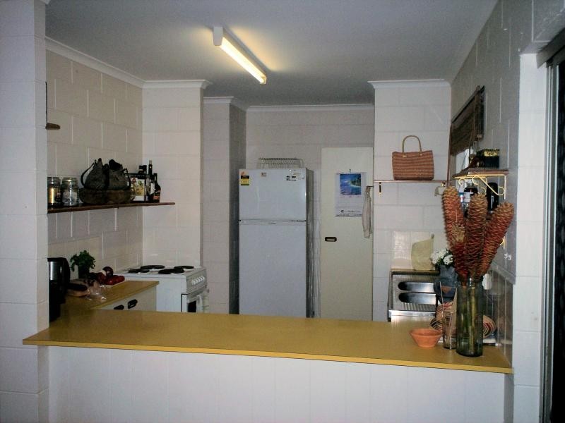 4 Frances Street, Mooroobool QLD 4870