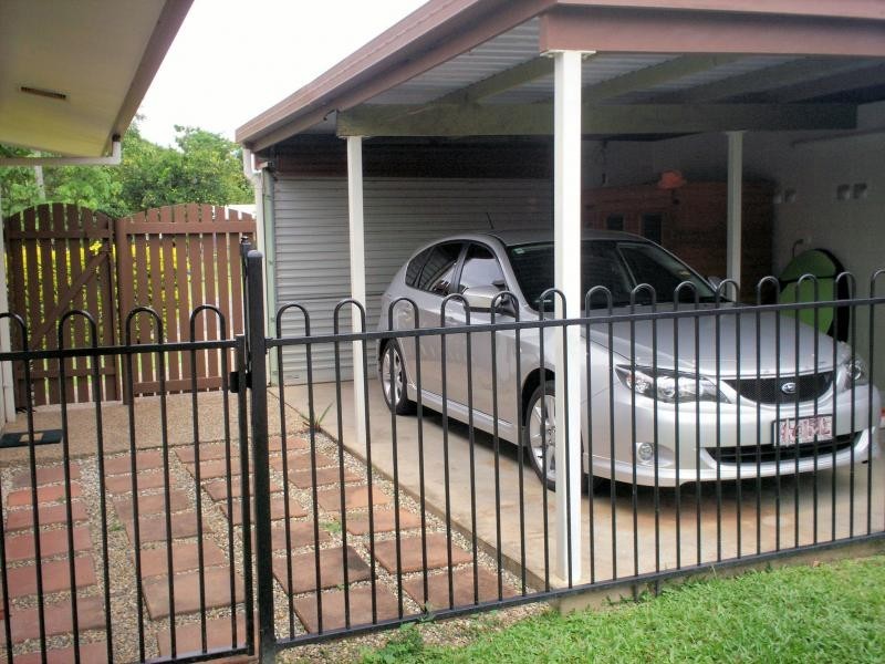 4 Frances Street, Mooroobool QLD 4870