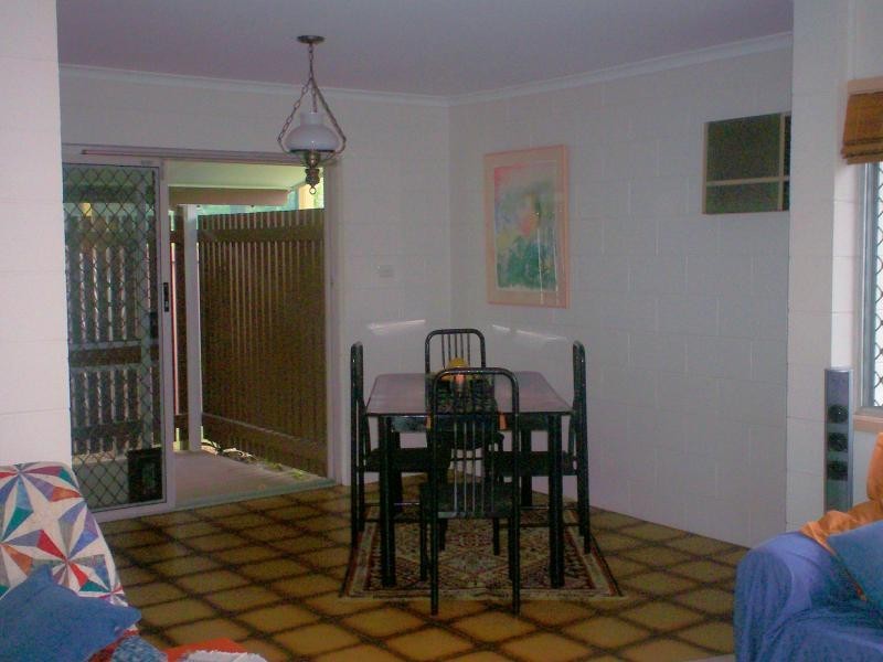 4 Frances Street, Mooroobool QLD 4870