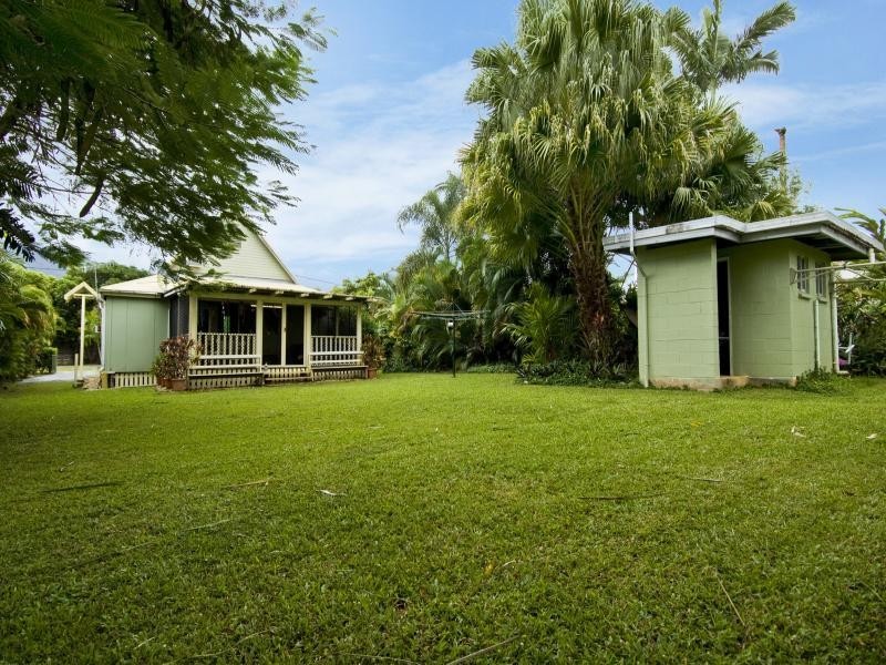 32 Queen Street, Edmonton QLD 4869