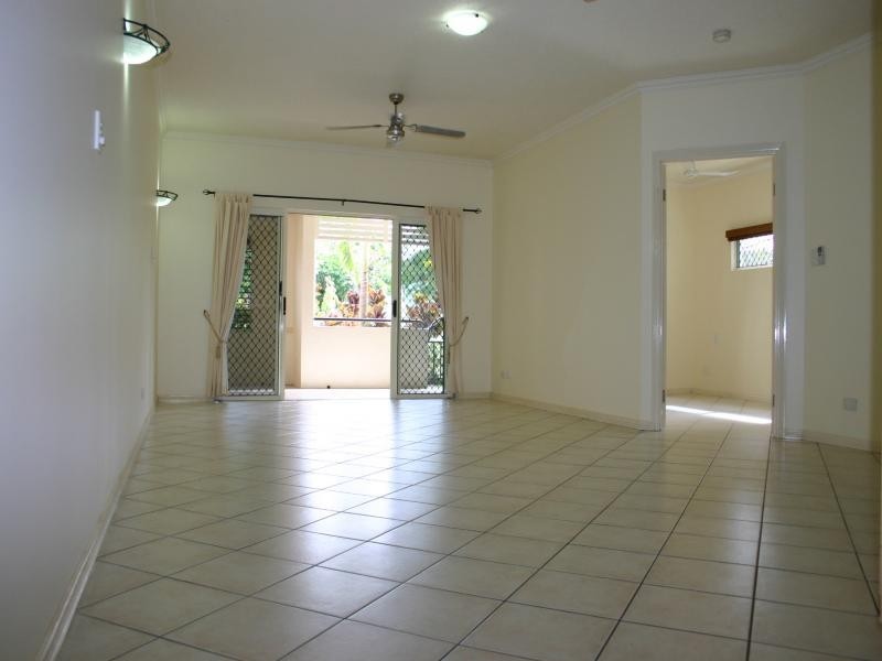 1/304 Lake Street, Cairns North QLD 4870