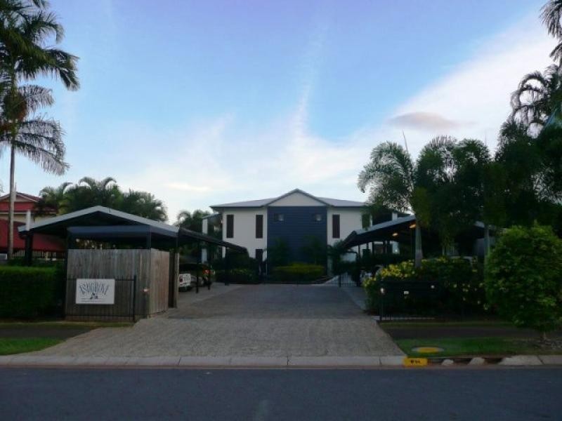 1/4-6 Short Street, Redlynch QLD 4870