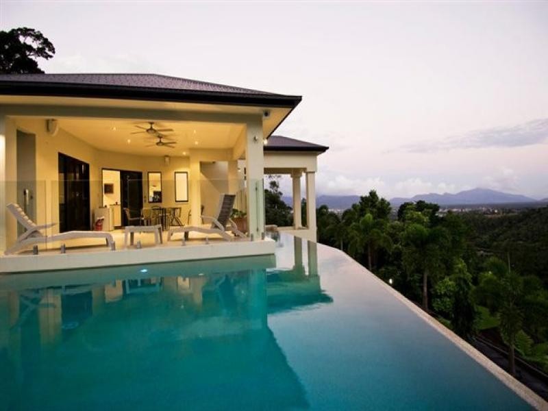 48 East Parkridge Drive, Whitfield QLD 4870