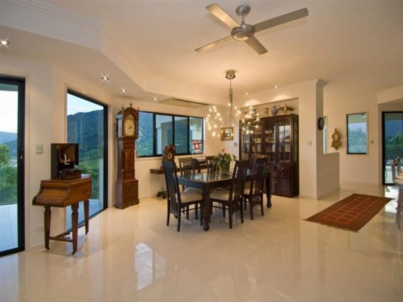 48 East Parkridge Drive, Whitfield QLD 4870