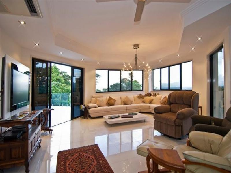 48 East Parkridge Drive, Whitfield QLD 4870