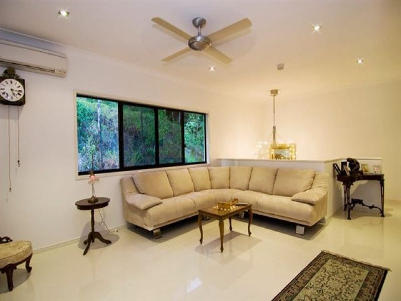 48 East Parkridge Drive, Whitfield QLD 4870