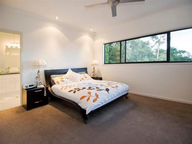 48 East Parkridge Drive, Whitfield QLD 4870