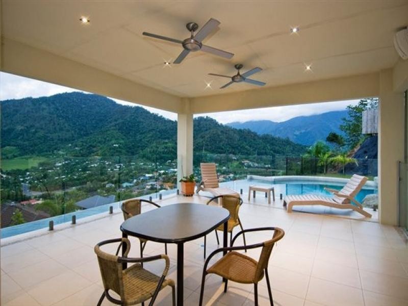 48 East Parkridge Drive, Whitfield QLD 4870