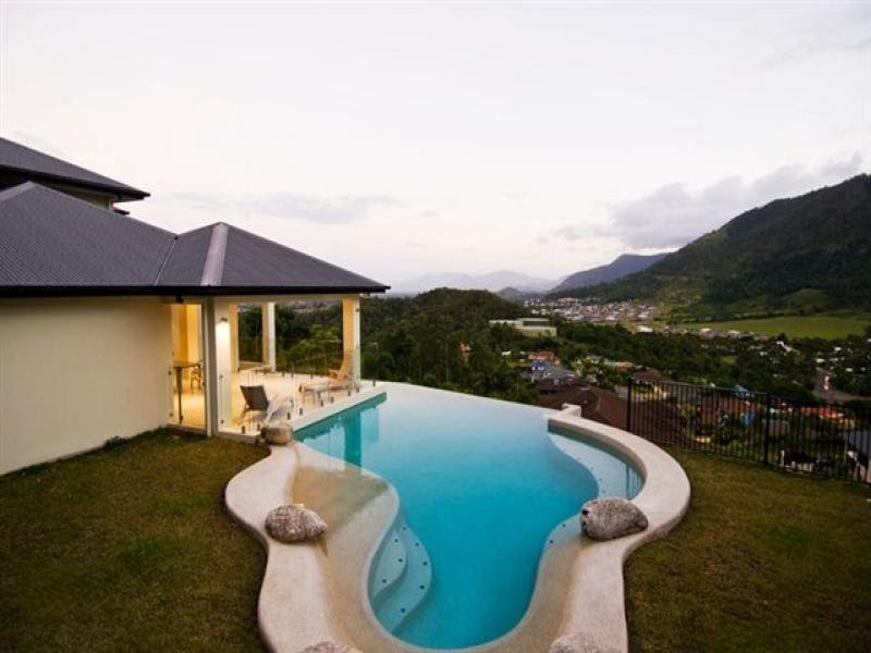 48 East Parkridge Drive, Whitfield QLD 4870