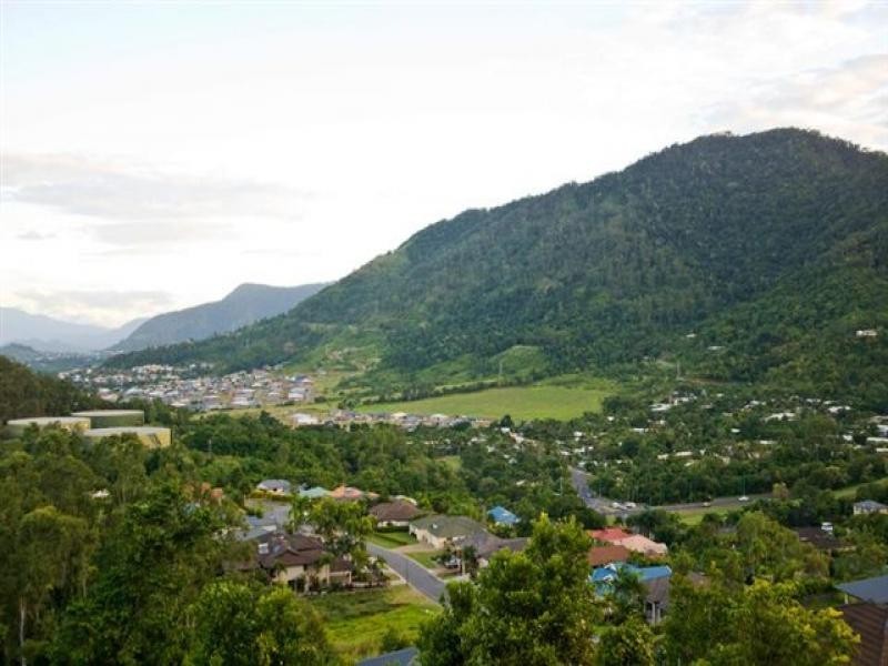 48 East Parkridge Drive, Whitfield QLD 4870