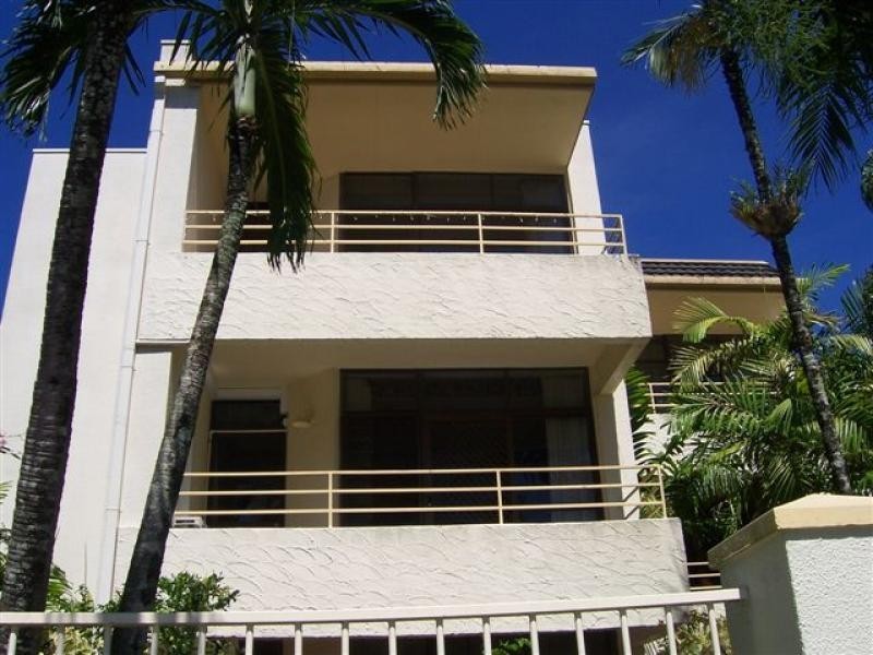 5/221 Lake Street, Cairns City QLD 4870
