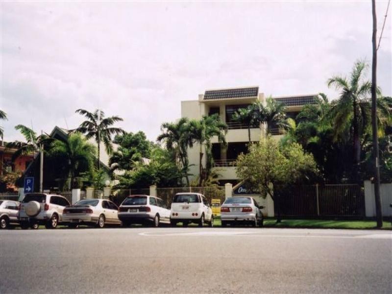 5/221 Lake Street, Cairns City QLD 4870