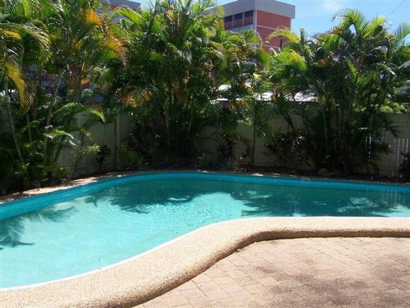 5/221 Lake Street, Cairns City QLD 4870