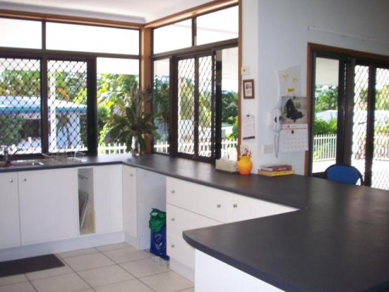 9 Hermes Close, Mooroobool QLD 4870