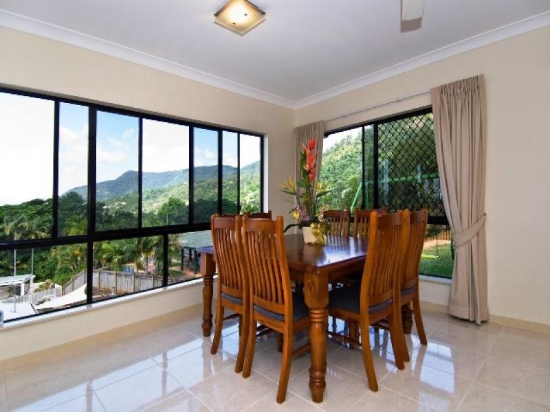 7 Leoni Close, Mooroobool QLD 4870