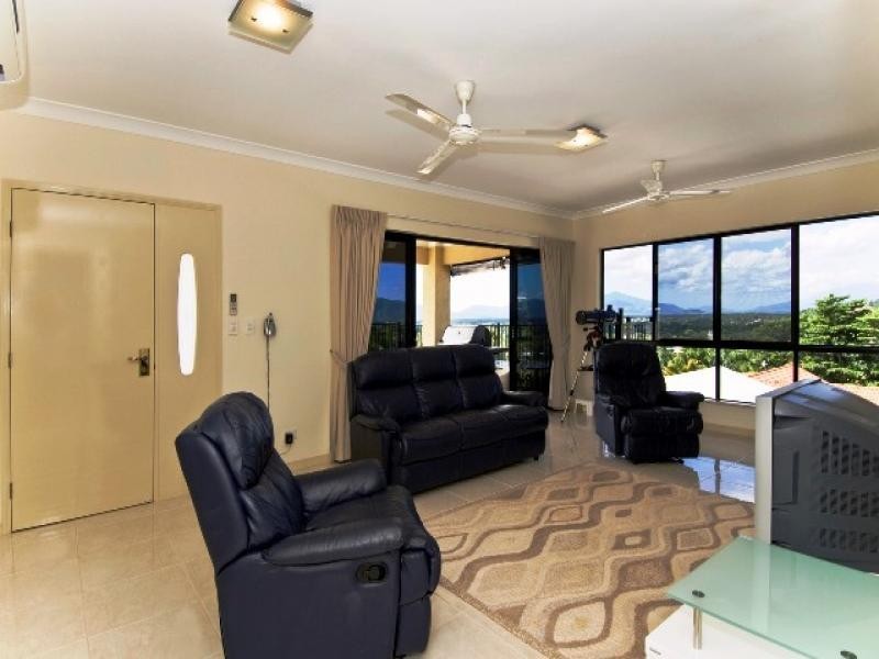 7 Leoni Close, Mooroobool QLD 4870