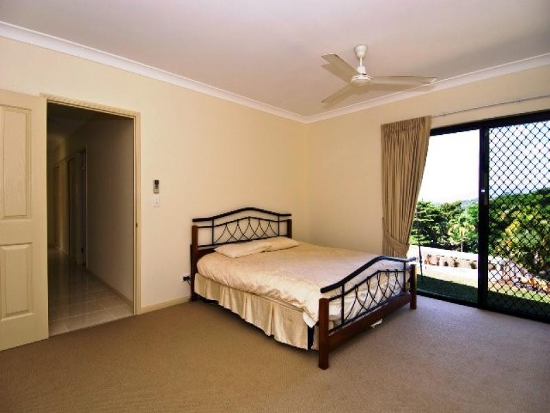 7 Leoni Close, Mooroobool QLD 4870