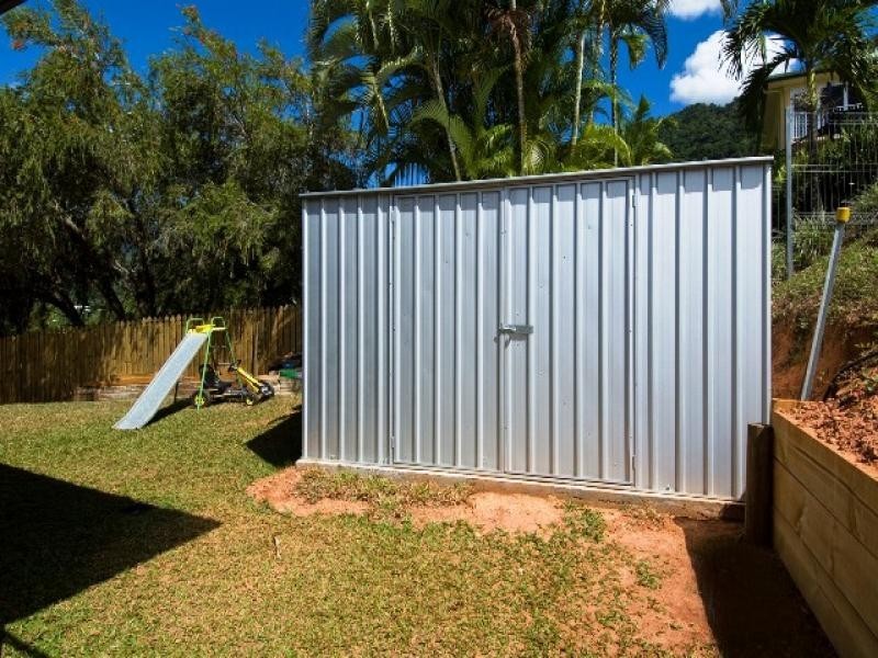 7 Leoni Close, Mooroobool QLD 4870