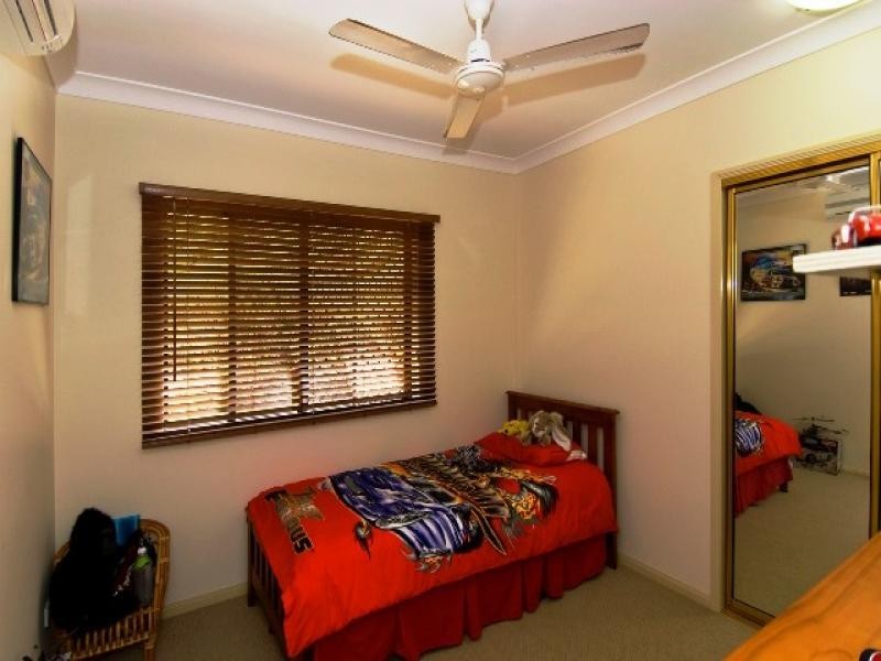 7 Leoni Close, Mooroobool QLD 4870
