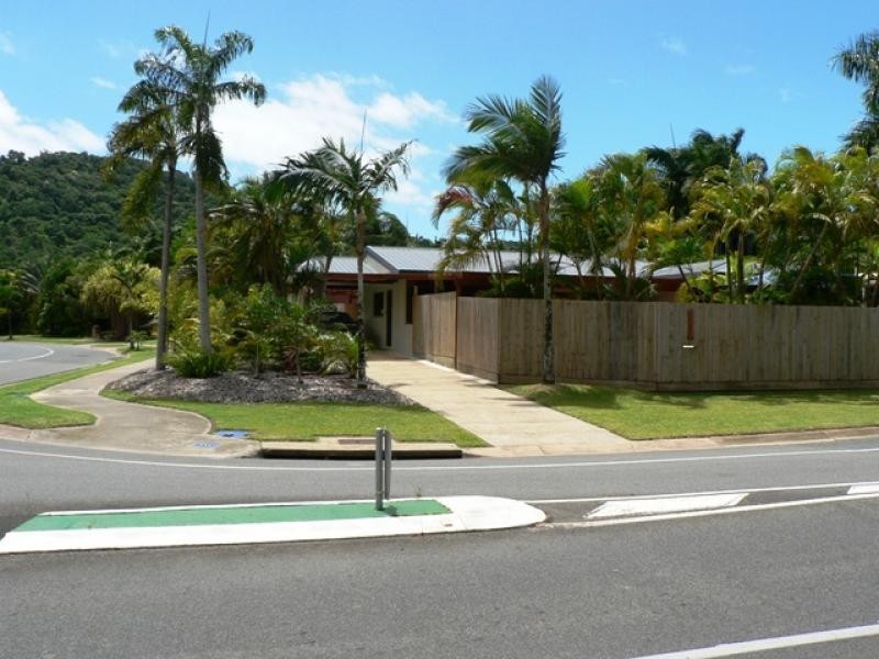 1 Hobson Drive, Brinsmead QLD 4870