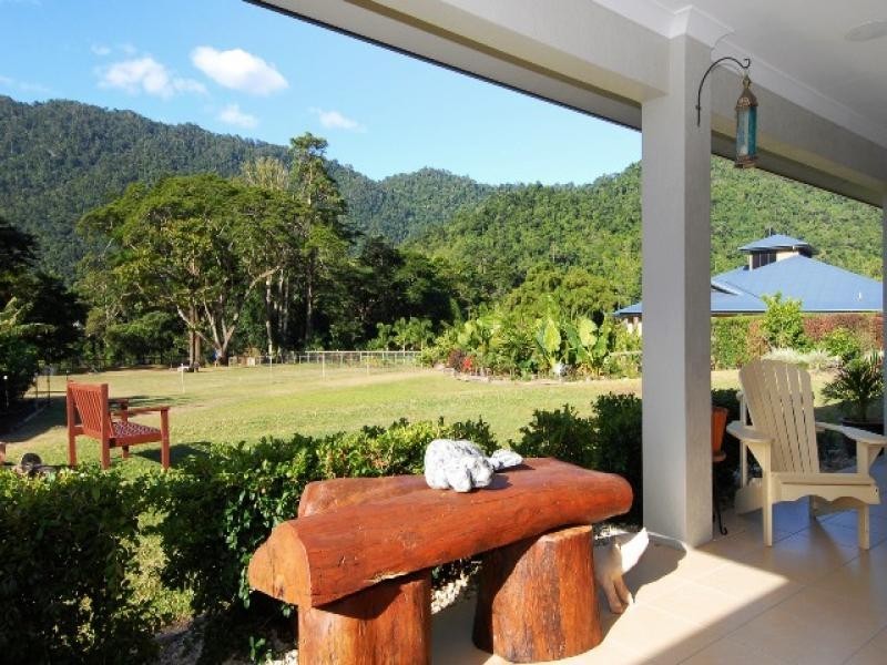 13 Quoll Close, Redlynch QLD 4870