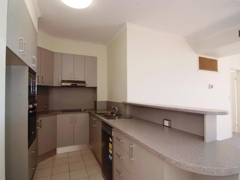 17/279 Esplanade, Cairns North QLD 4870