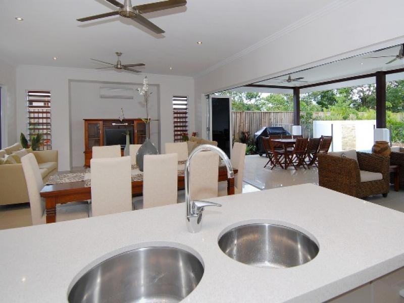 49 Red Peak Boulavard, Caravonica QLD 4878