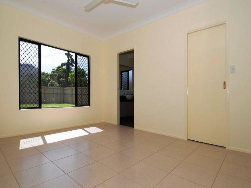 9 Calvert Close, Bentley Park QLD 4869