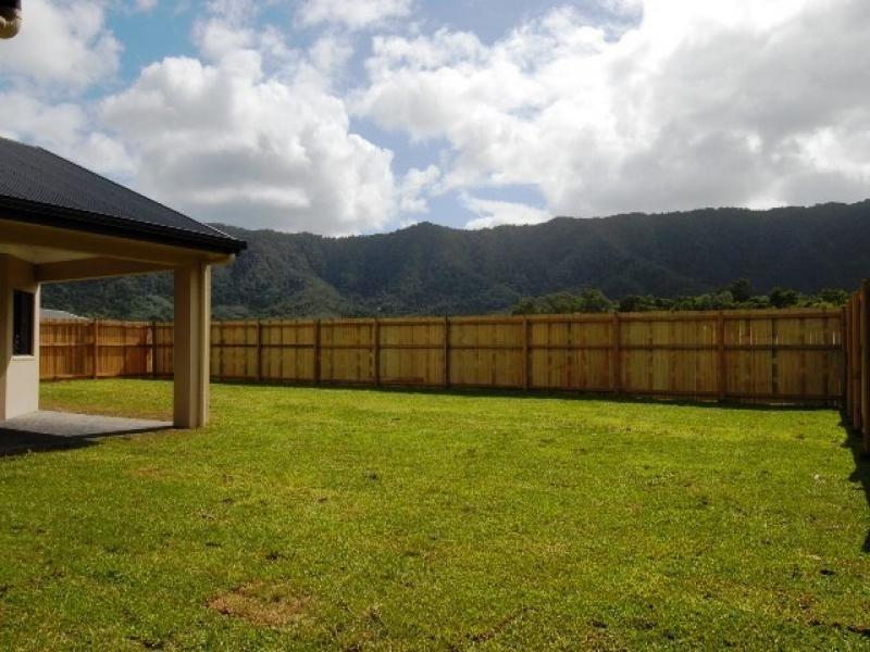 9 Calvert Close, Bentley Park QLD 4869