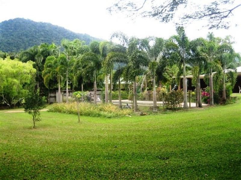 82 Currunda Street, Redlynch QLD 4870