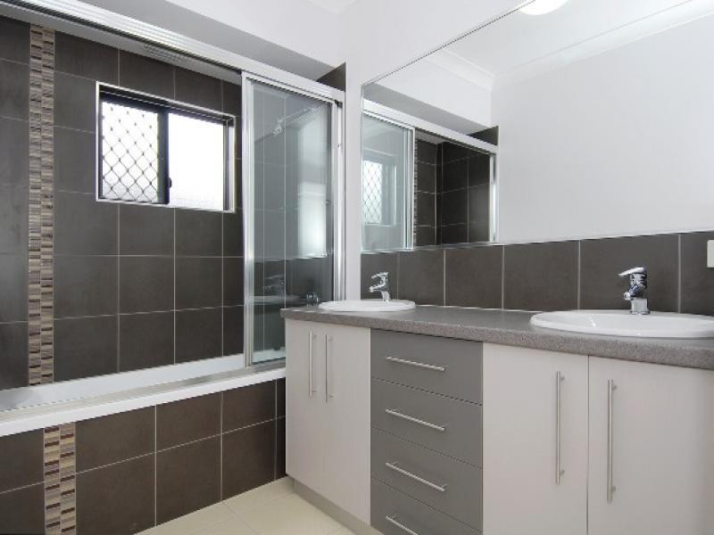 184 Timberlea Drive, Bentley Park QLD 4869