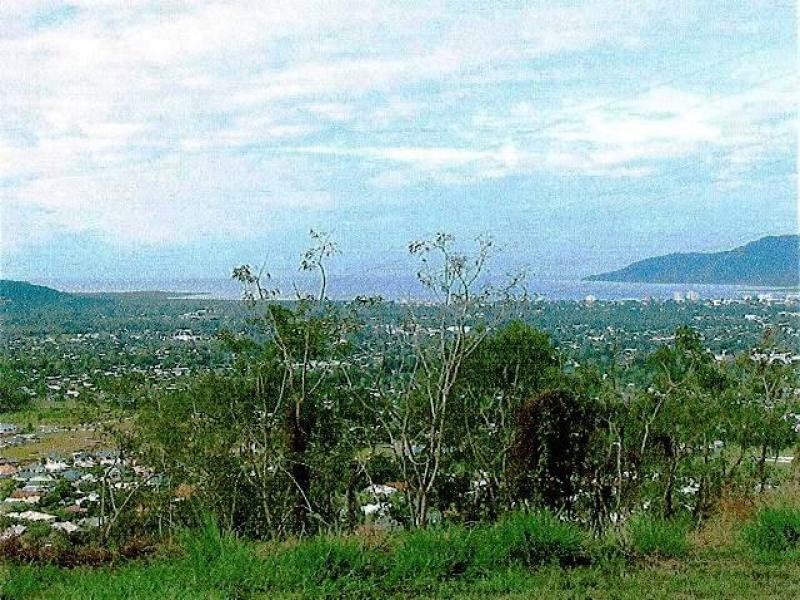 89 Summer Hill Drive, Mooroobool QLD 4870