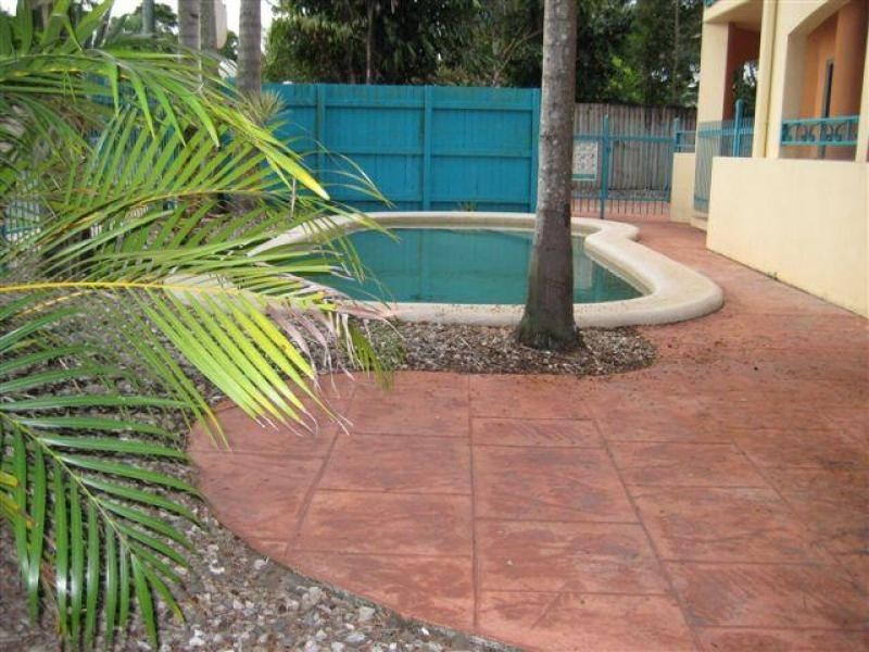 2/32 Little Street, Manunda QLD 4870