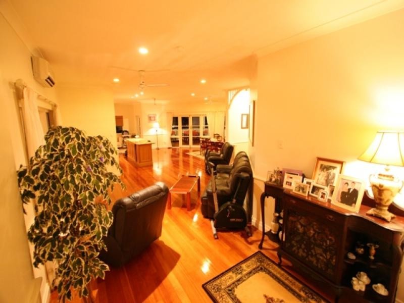 24 Oceanview Place, Mooroobool QLD 4870