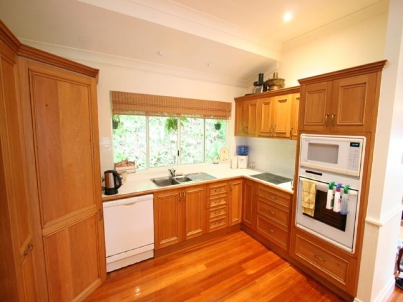 24 Oceanview Place, Mooroobool QLD 4870