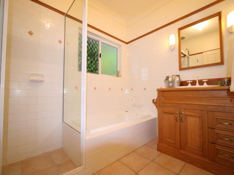 24 Oceanview Place, Mooroobool QLD 4870