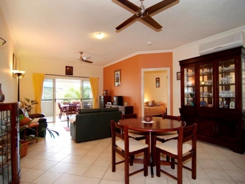 10/304 Lake Street, Cairns North QLD 4870